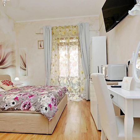 Deluxe Rooms And Chilling Jacuzzi Suite Guesthouse Rom Zimmer foto