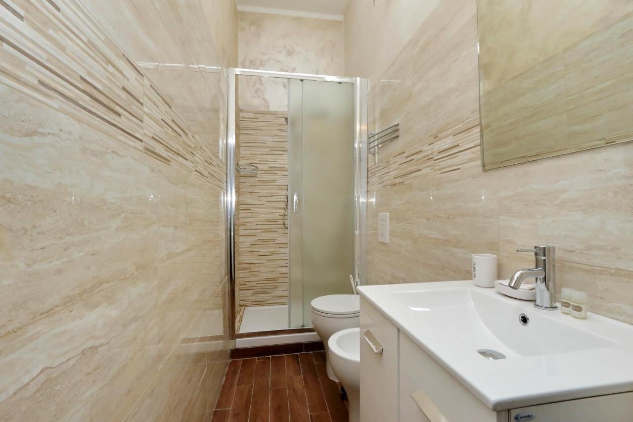 Deluxe Rooms And Chilling Jacuzzi Suite Guesthouse Rom Exterior foto