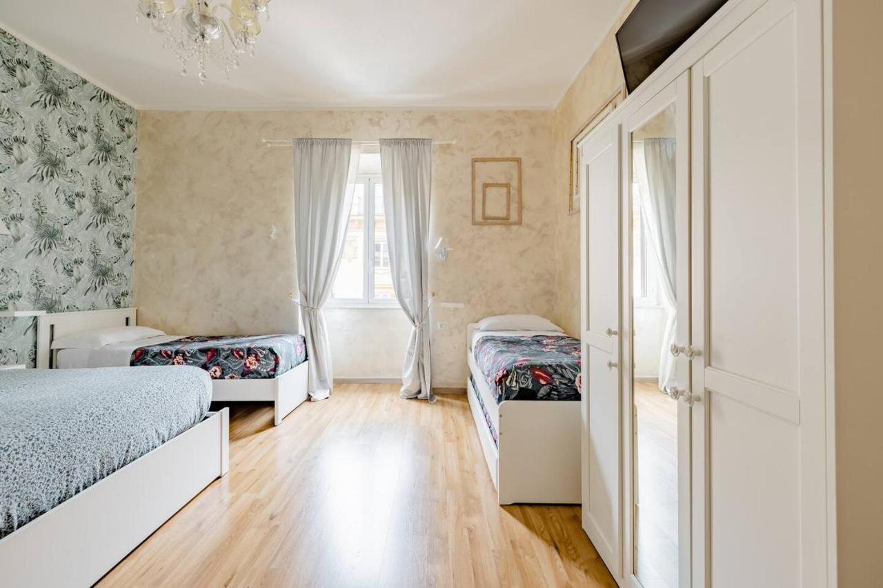 Deluxe Rooms And Chilling Jacuzzi Suite Guesthouse Rom Exterior foto