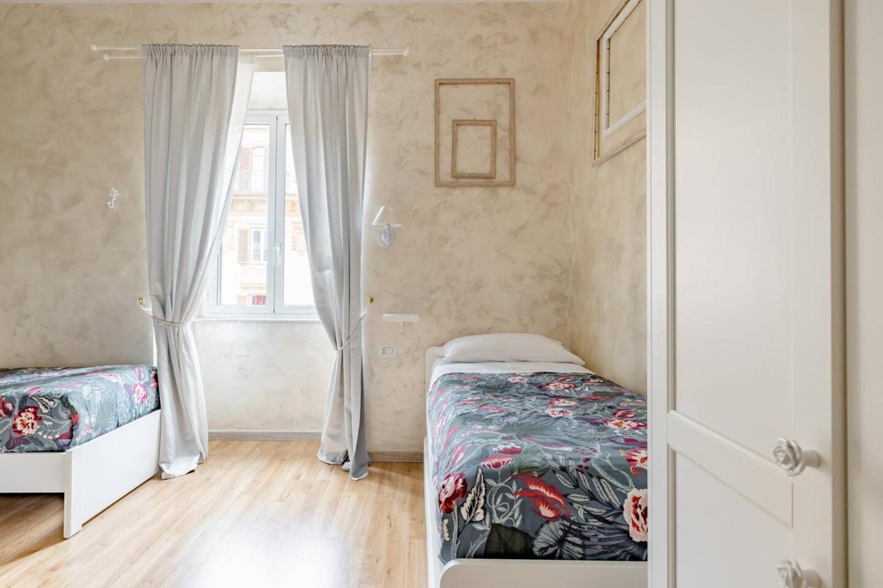 Deluxe Rooms And Chilling Jacuzzi Suite Guesthouse Rom Exterior foto
