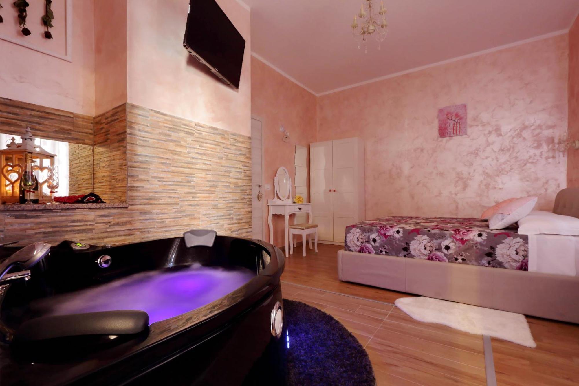 Deluxe Rooms And Chilling Jacuzzi Suite Guesthouse Rom Zimmer foto