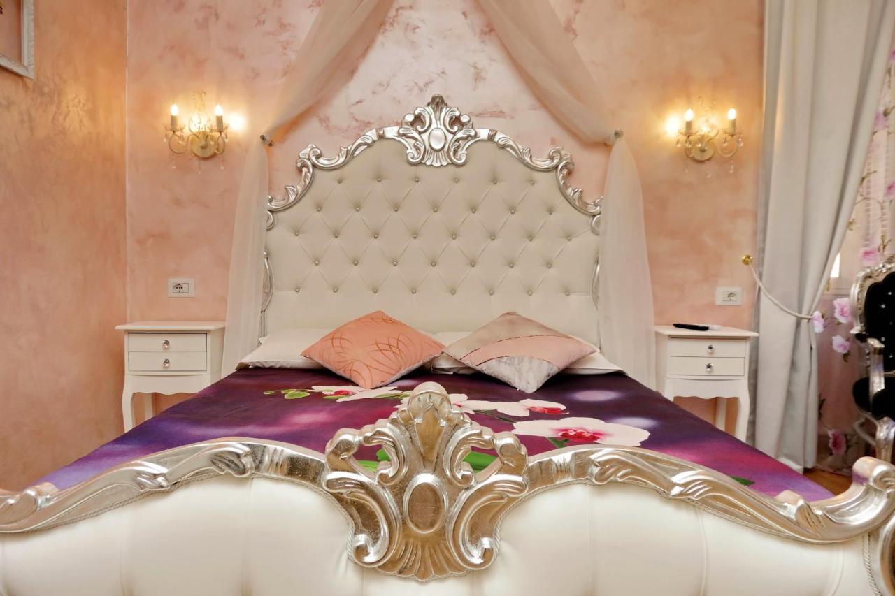 Deluxe Rooms And Chilling Jacuzzi Suite Guesthouse Rom Exterior foto